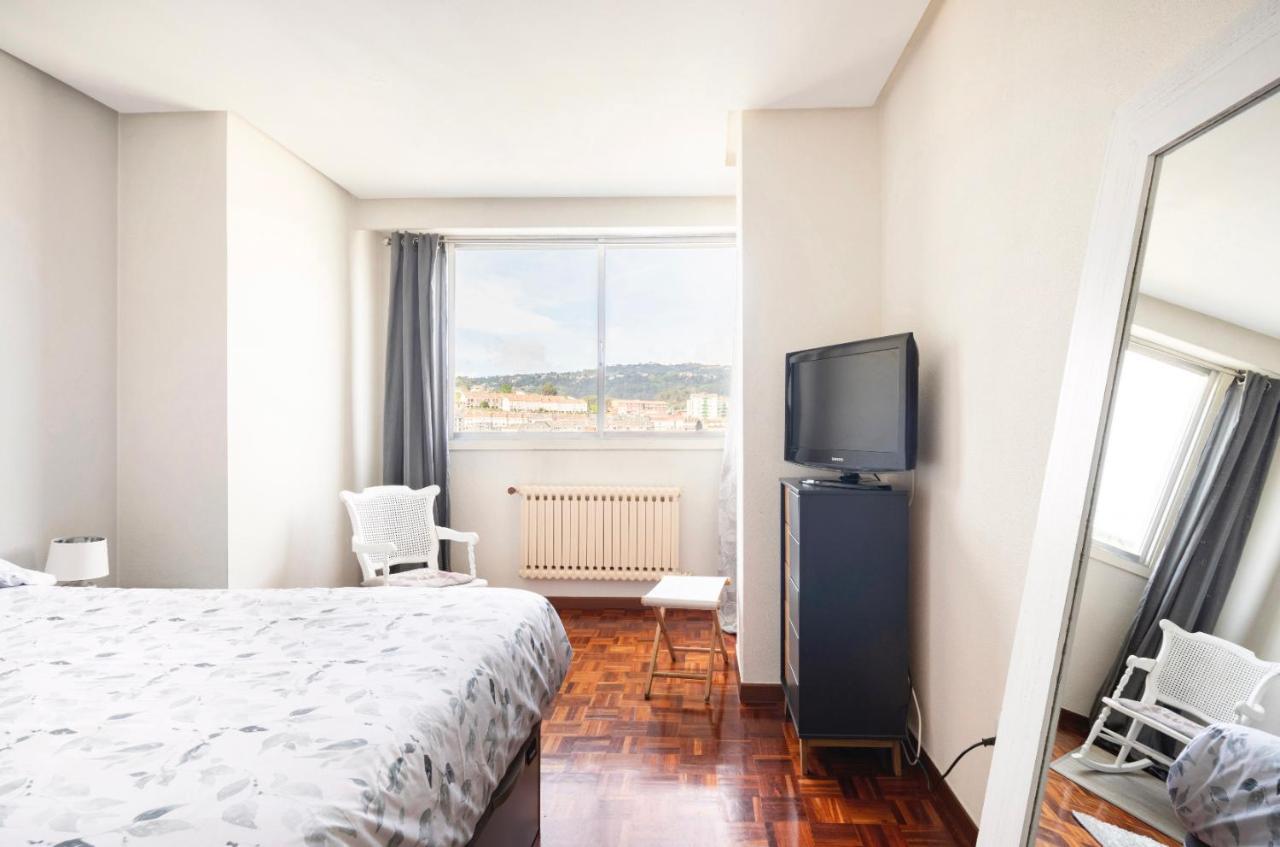 Apartamento En El Centro De Ourense Bagian luar foto
