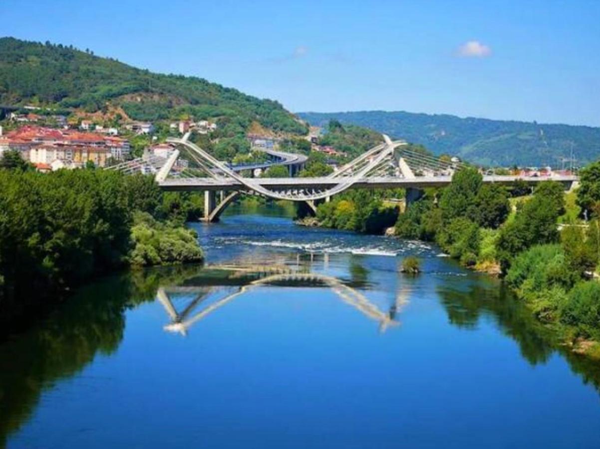 Apartamento En El Centro De Ourense Bagian luar foto